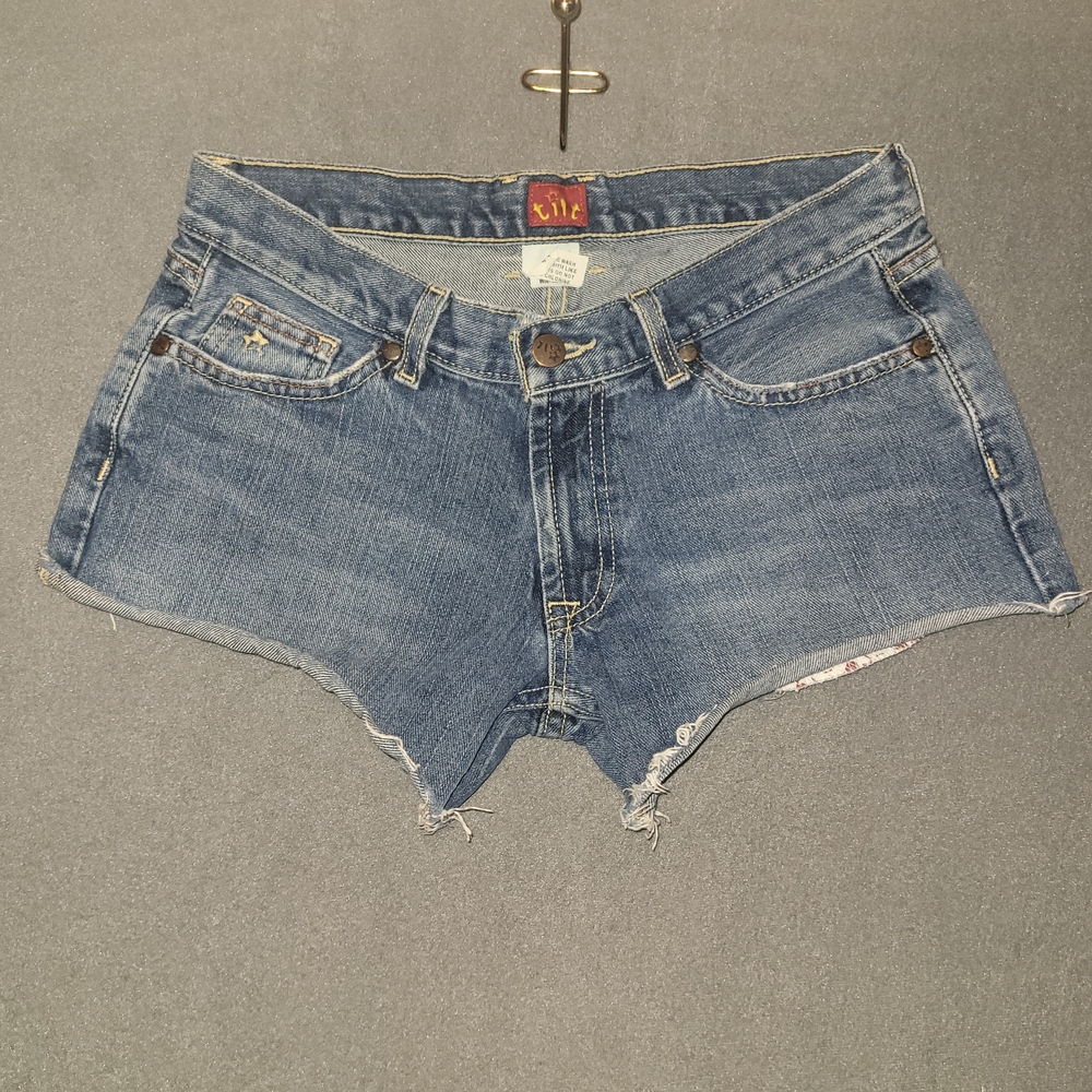 Tilt Chic Denim Women's Shorts Size 3 Distressed